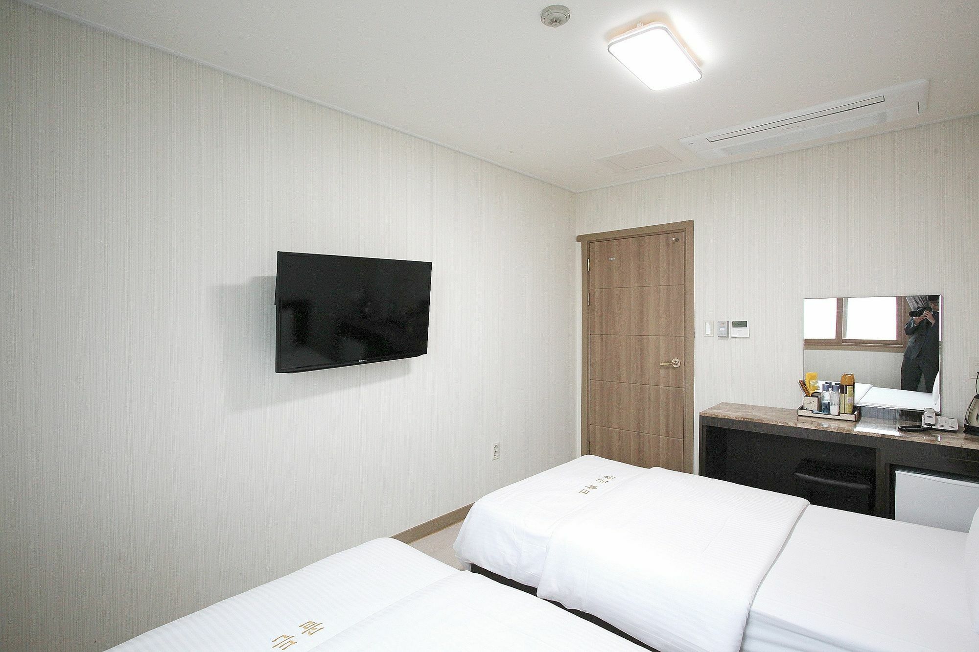 Golden Park Hotel Чеджу Екстериор снимка